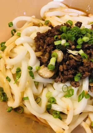 プチッとうどん使用●肉味噌の冷やしうどん-レシピのメイン写真