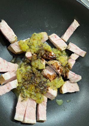 ローストポークonバルサミコキウイソース-レシピのメイン写真