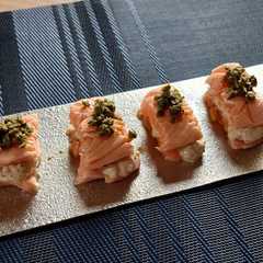 A picture of サーモンのミキュイ風タルタルソースサンド.