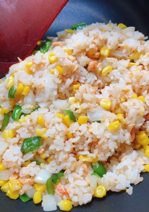 冷ご飯でパパっと調理！簡単❤鮭チャーハン-レシピのメイン写真