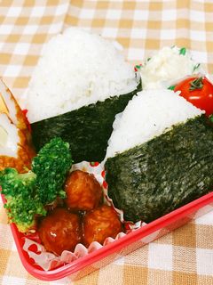 お弁当にピッタリ!おにぎりの巻き方-レシピのメイン写真