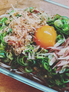 九条ねぎたっぷりめかぶオクラ納豆蕎麦-レシピのメイン写真