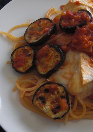 秋ナスとカマンベールのトマトソースパスタ-レシピのメイン写真