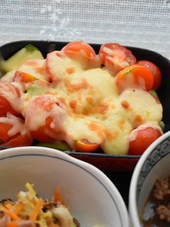 アボカドとトマトのチーズ焼き-レシピのメイン写真