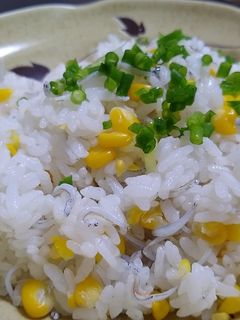 あまじょっぱい❤コーンとしらすの混ぜご飯-レシピのメイン写真
