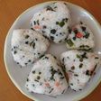 わかめ+かにカマ+チーズのおにぎり~♪