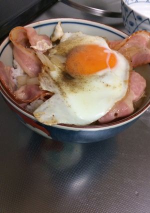 焼いてのせるだけベーコン丼-レシピのメイン写真