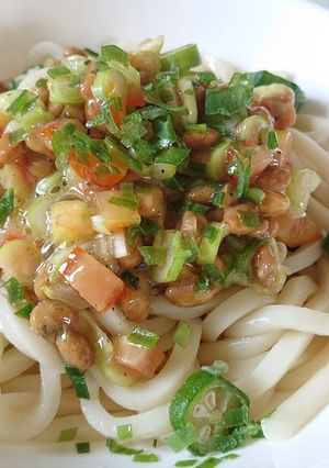 納豆＆トマトの冷うどん-レシピのメイン写真