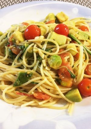 簡単！アボガドとトマトのパスタ-レシピのメイン写真