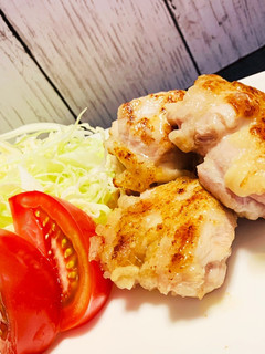 さっぱり香ばしい鶏もも肉のレモン塩麹焼き-レシピのメイン写真