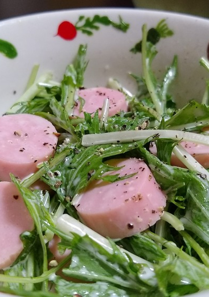 簡単可愛い★水菜と魚肉ソーセージのサラダ-レシピのメイン写真
