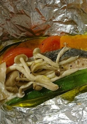 オリーブ油でさっぱり夏野菜と鮭ホイル蒸し-レシピのメイン写真