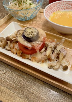 ポークソテー　野菜とチーズでイタリアンに-レシピのメイン写真