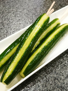 【串にさしたらお祭り気分】きゅうり1本漬-レシピのメイン写真