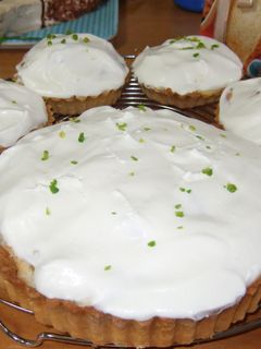 黄桃とアンズのカスタードタルトケーキ-レシピのメイン写真