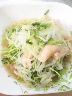 鳥皮と豆苗のコンソメ煮-レシピのメイン写真