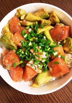 簡単☆サーモンとアボカドの漬け丼☆-レシピのメイン写真