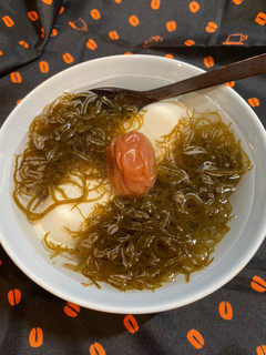 レンジで! 豆腐と海藻の梅干しスープ-レシピのメイン写真