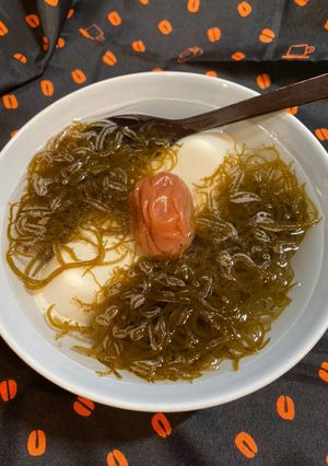 レンジで！　豆腐と海藻の梅干しスープ-レシピのメイン写真