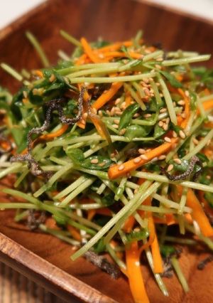 豆苗と人参の塩昆布サラダ♪-レシピのメイン写真