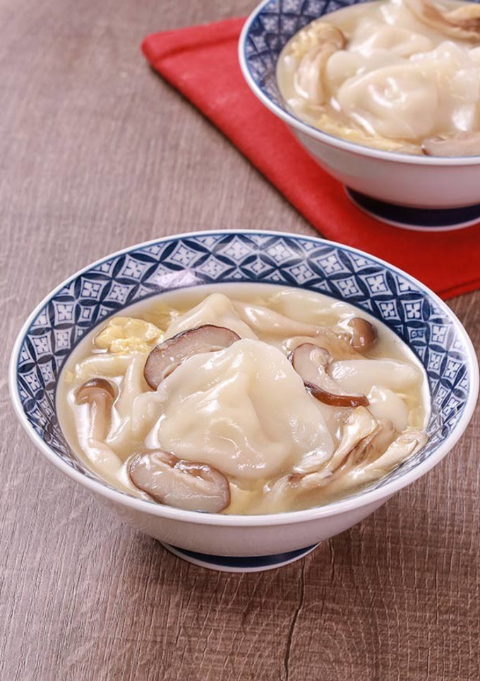 たっぷりきのこの中華風水餃子スープ-レシピのメイン写真