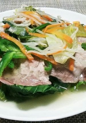 フライパンで豚肉と野菜たっぷり蒸し焼き！-レシピのメイン写真