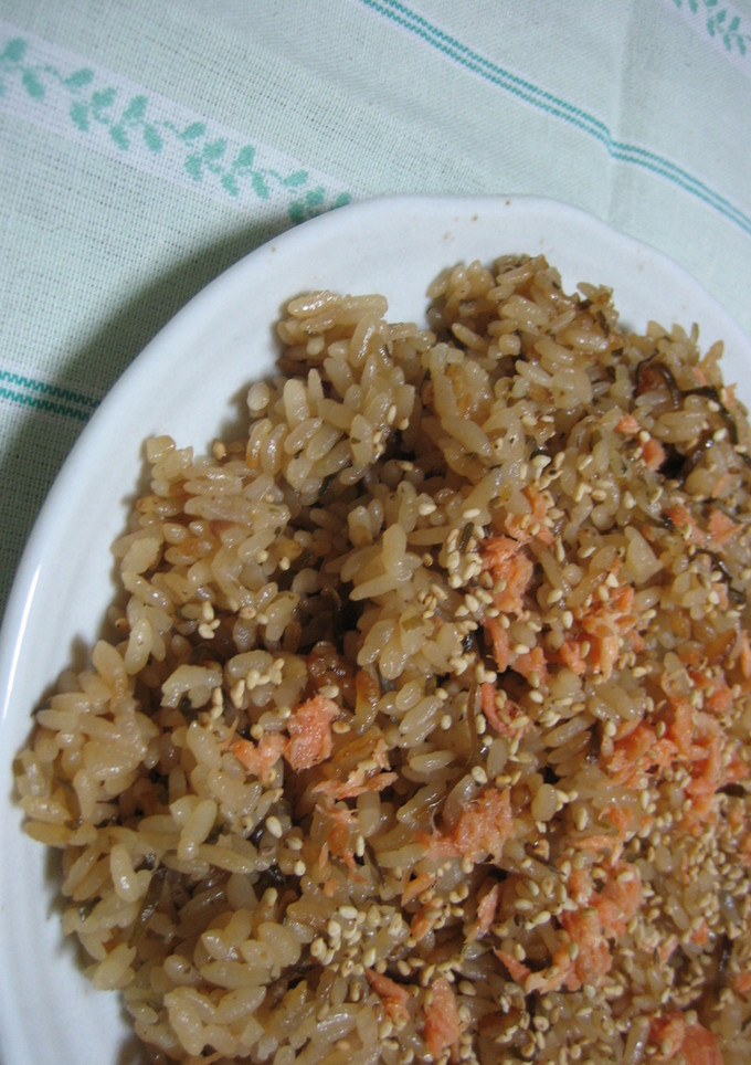 ☆塩昆布と梅干のさっぱり炊き込みご飯☆-レシピのメイン写真