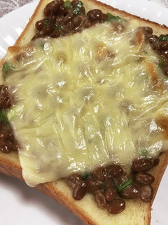 朝食に!納豆チーズトースト-レシピのメイン写真