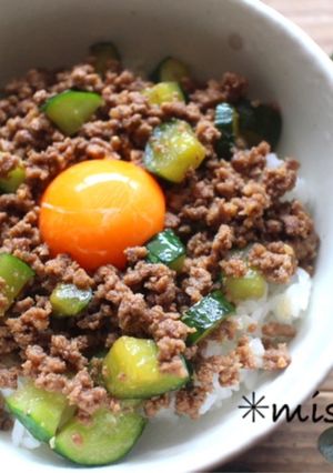 mレンジで♪きゅうりとひき肉のスタミナ丼-レシピのメイン写真