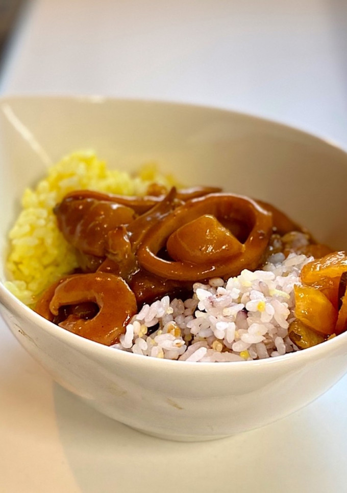 これは逆？でも楽し〜カレーに2種のご飯！-レシピのメイン写真