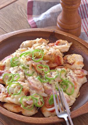 鶏むね肉でピザ風とろーりチーズ焼き-レシピのメイン写真