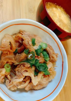 油不使用ー！豚バラ肉で、簡単豚丼-レシピのメイン写真