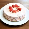ストロベリーフィリングのレアチーズ