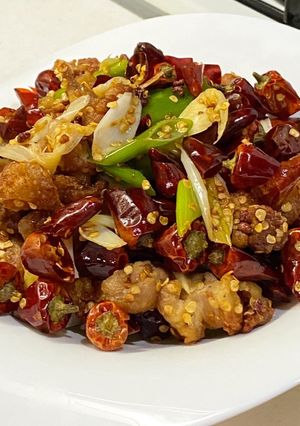 辣子鶏(ラーズージー、揚げ鶏の麻辣炒め)-レシピのメイン写真