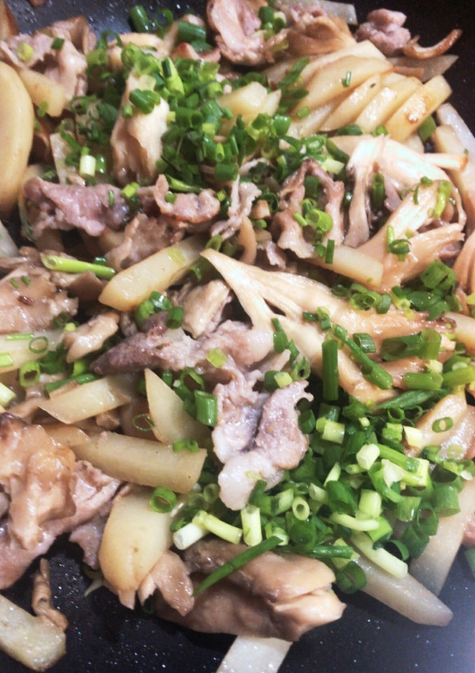 じゃがいもと舞茸の豚肉ダシダ炒め-レシピのメイン写真