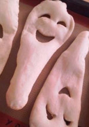 ハロウィンに、カレーに…おばけのナン-レシピのメイン写真