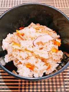 ☆塩昆布と人参、ゴボウの炊き込みご飯☆-レシピのメイン写真