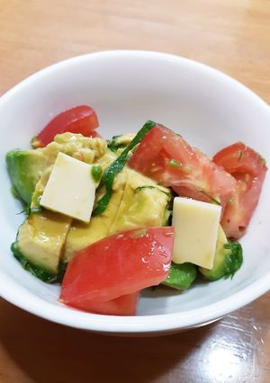 アボカドとトマトの大葉チーズサラダ-レシピのメイン写真