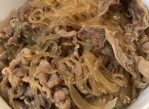 牛バラ切り落としと白滝の牛丼-レシピのメイン写真