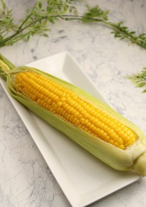 レンジで簡単!買ったまま☆とうもろこし-レシピのメイン写真
