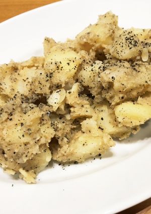 変化球なポテトサラダ!クミンとゴマの香り-レシピのメイン写真