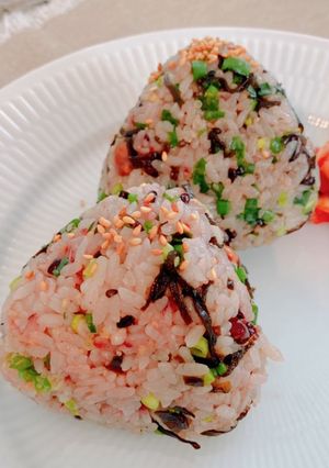 簡単ネギ塩昆布のおにぎり-レシピのメイン写真