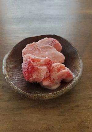 簡単！ジップロックで♪いちごアイス-レシピのメイン写真
