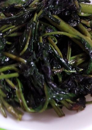 簡単！空芯菜のごま油炒め-レシピのメイン写真