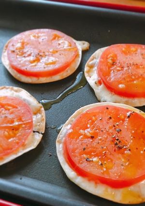 餃子の皮deフレッシュトマトのピザ-レシピのメイン写真