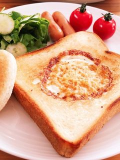とろーり目玉焼きトースト-レシピのメイン写真