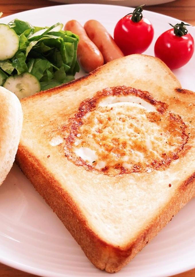 とろーり目玉焼きトースト-レシピのメイン写真