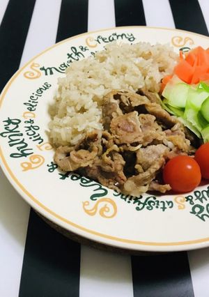 味付お肉を使用 炊き込みご飯と簡単おかず-レシピのメイン写真