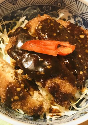 市販ミンチカツのソース&キャベツ丼-レシピのメイン写真