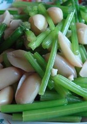 中国で作る！セロリと落花生の涼菜♪-レシピのメイン写真